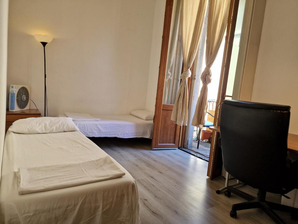 Private Room In A Quiet Apartment In The City Center Milan Exterior photo