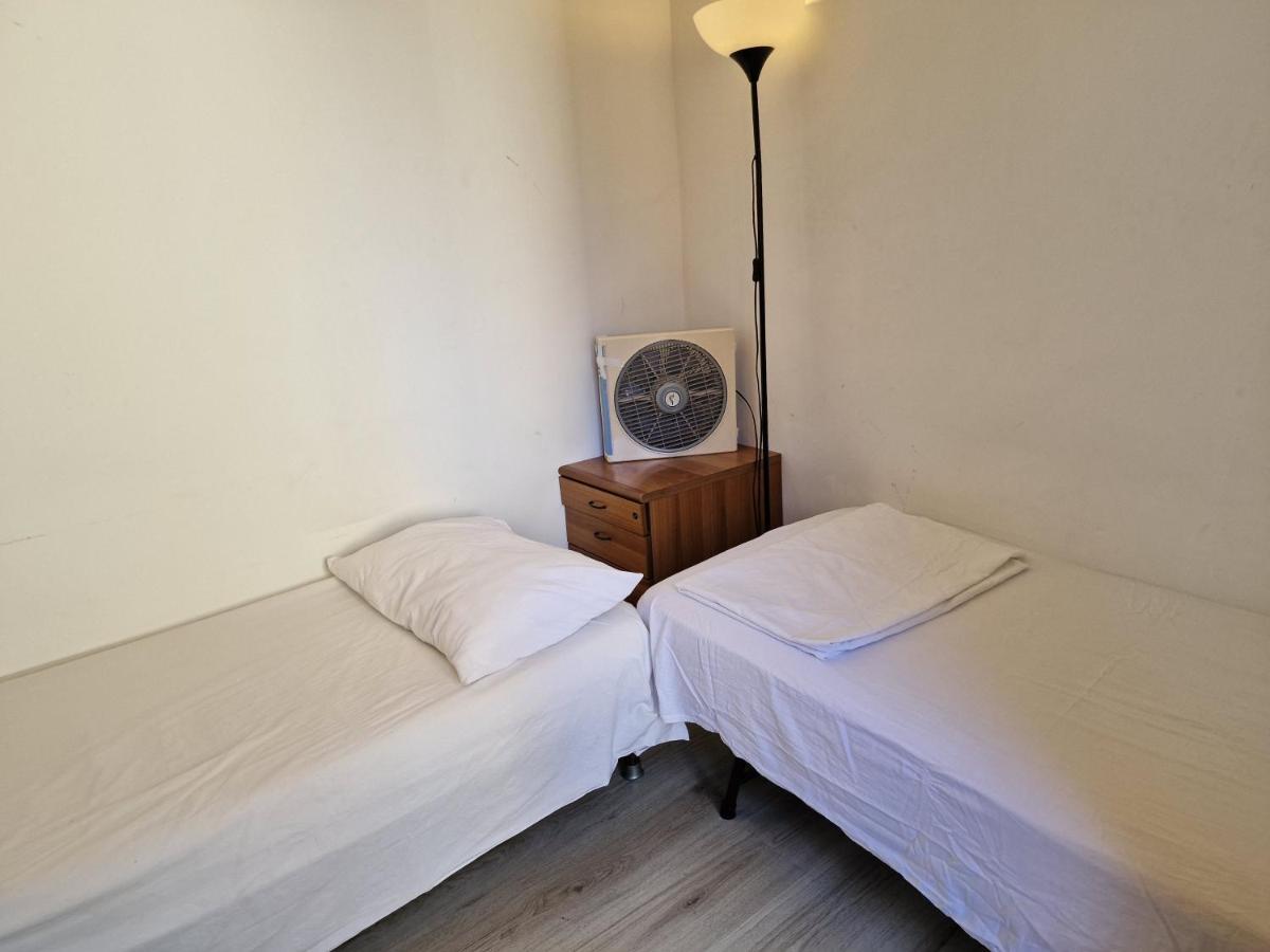 Private Room In A Quiet Apartment In The City Center Milan Exterior photo